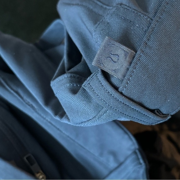 Lululemon men’s ABC pants in True Navy. Size 33 - Picture 5 of 16